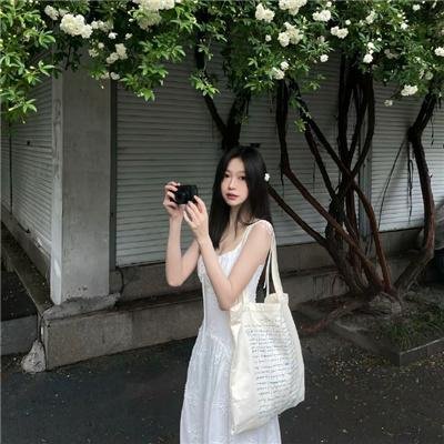 关于莉莉周的一切